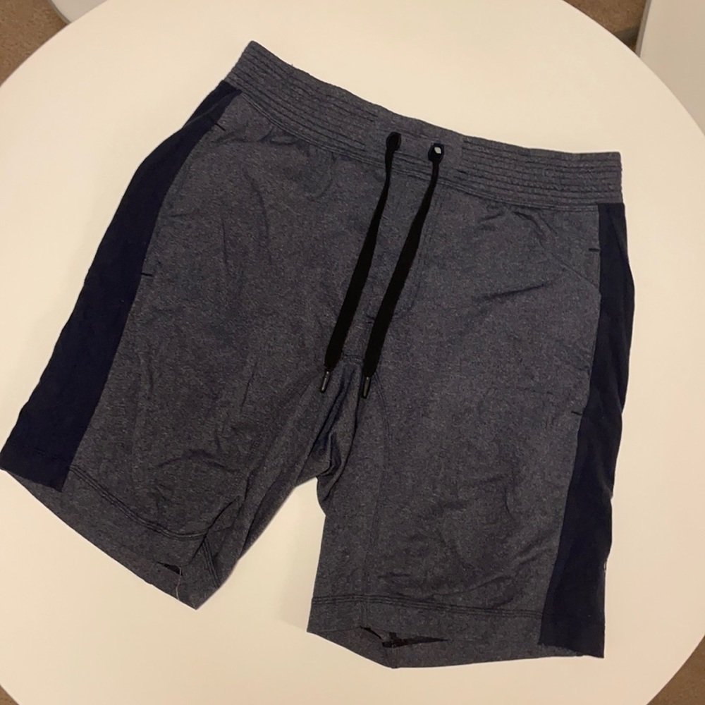 Large 11” lululemon shorts